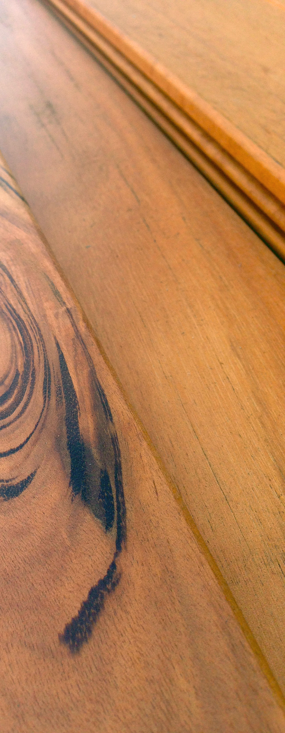 tigerwood-planks-with-grain-detail-long