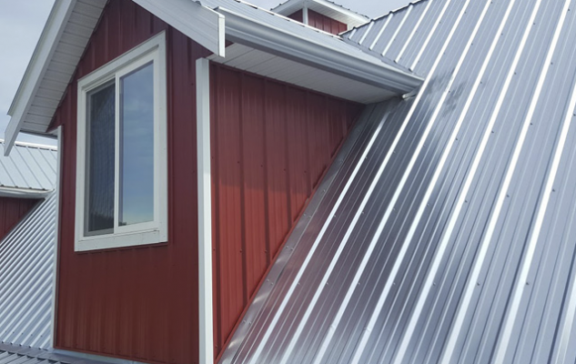 metal-siding-duraclad_redwalls-galvroof