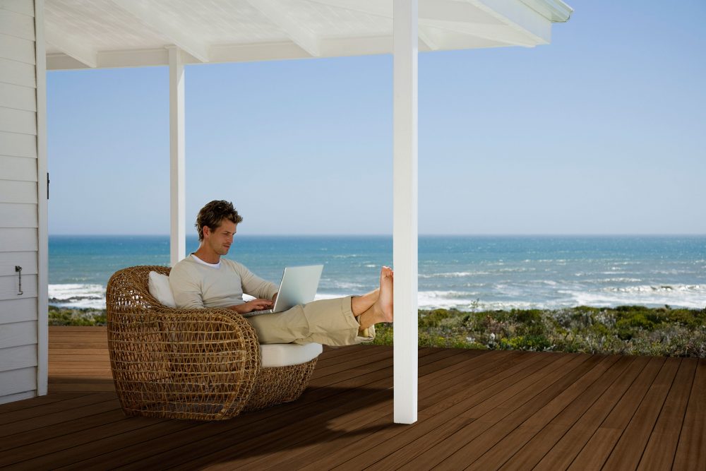 moistureshield_decking_beach