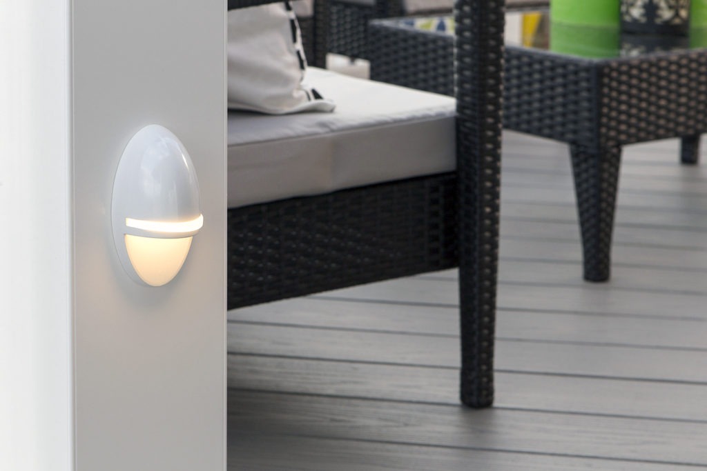 timbertech_deck_lighting_post_accent_light_white