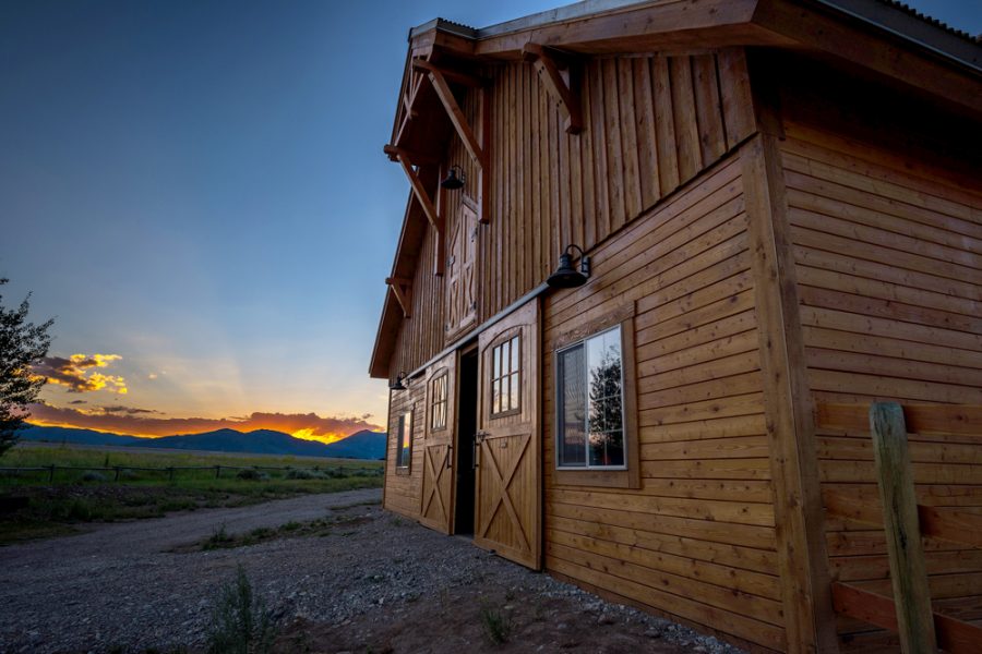 wrcla_barnhouse_sunset_cedar_siding