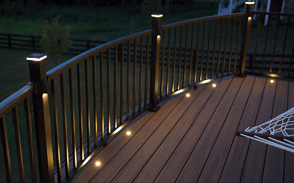 signature-railing-curved-charcoal-black-deck-lighting-recessed-cap-lights-wedge