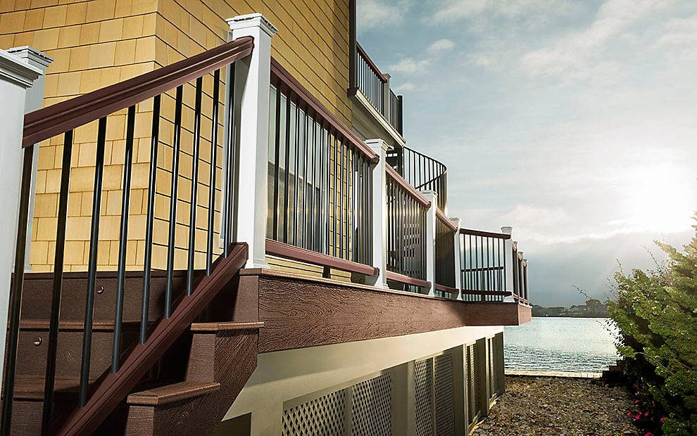 trex-transcend-decking-railing-spiced-monmouth-rum-fascia